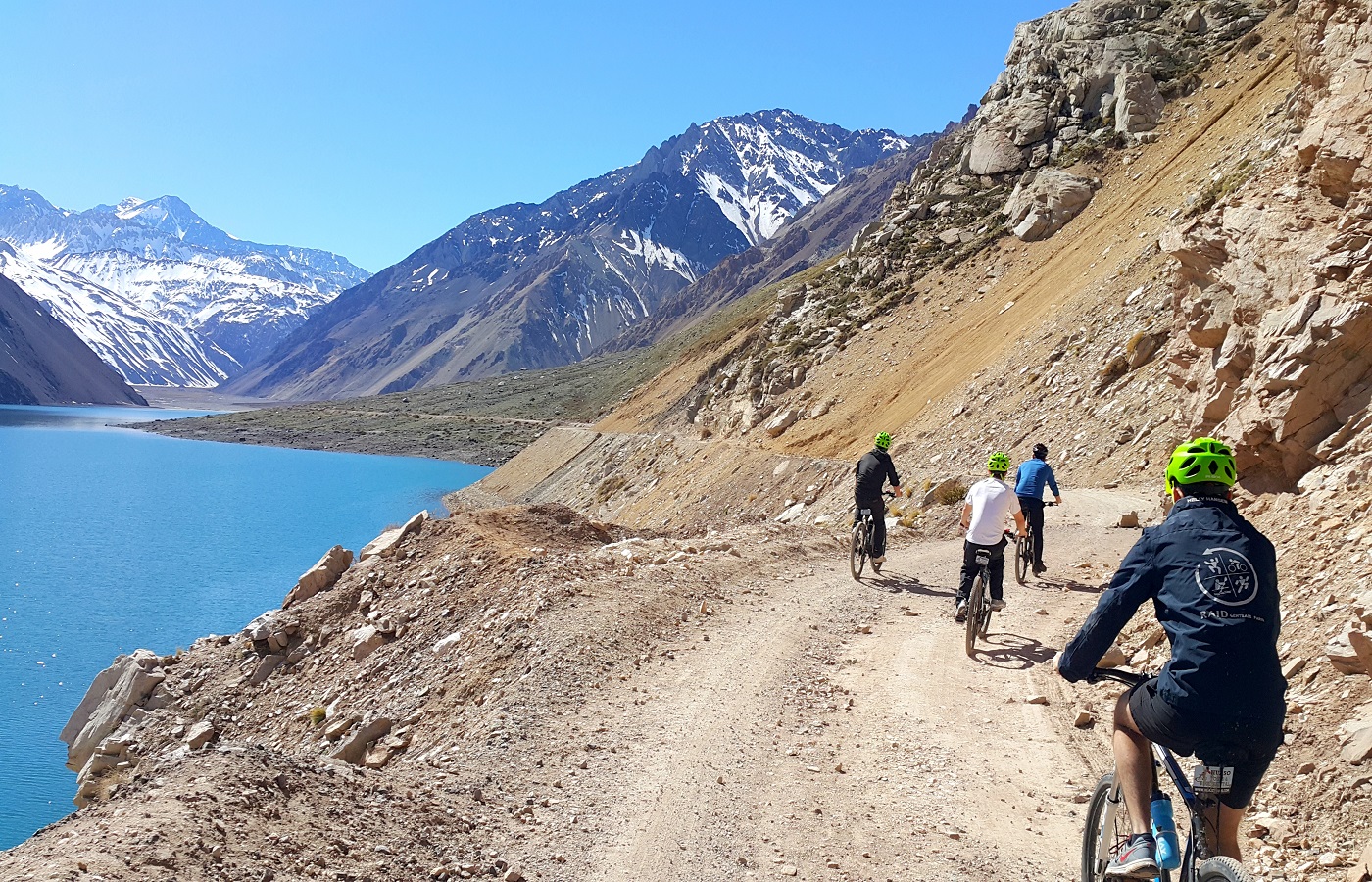 Outdoor activities for tourists in Santiago